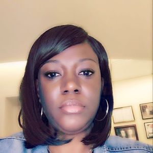 Meet your Posher, Denise